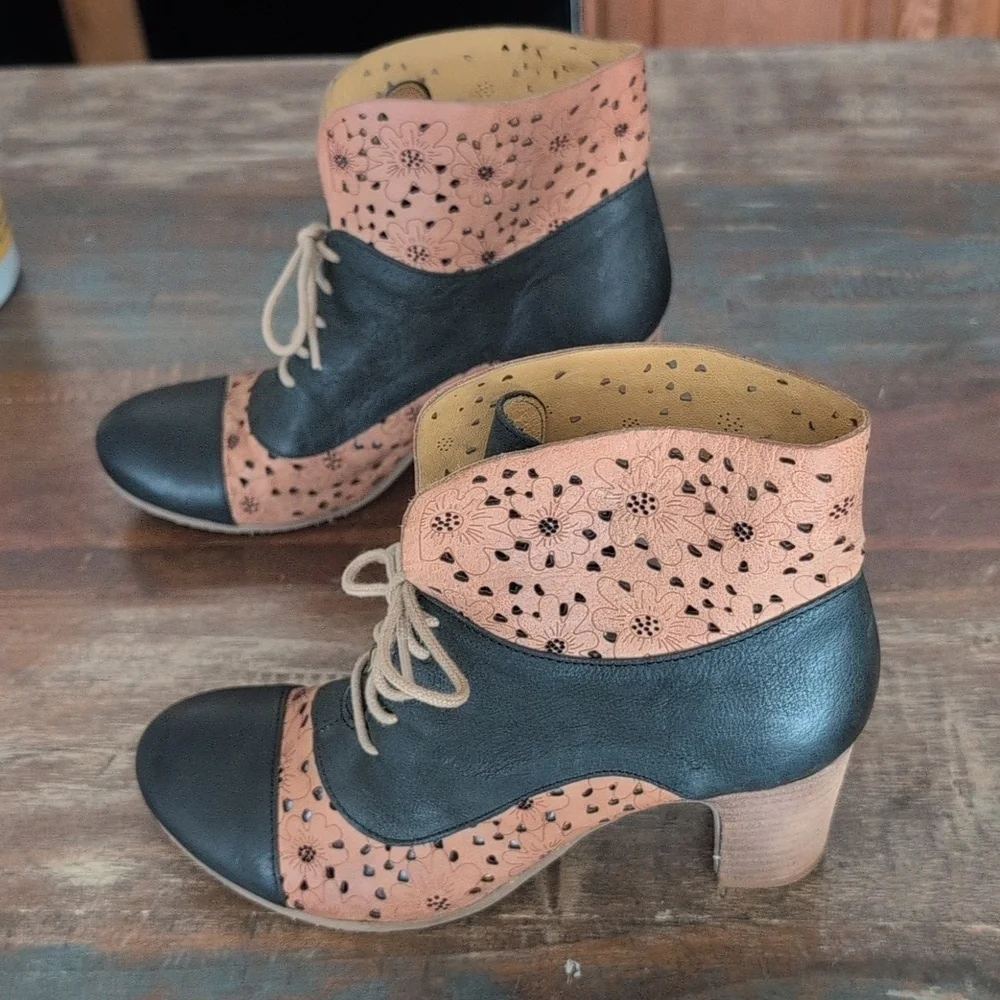 Brako Floral Perforated Tan & Black Leather Heeled Ankle Boots - Women's 38/7.5